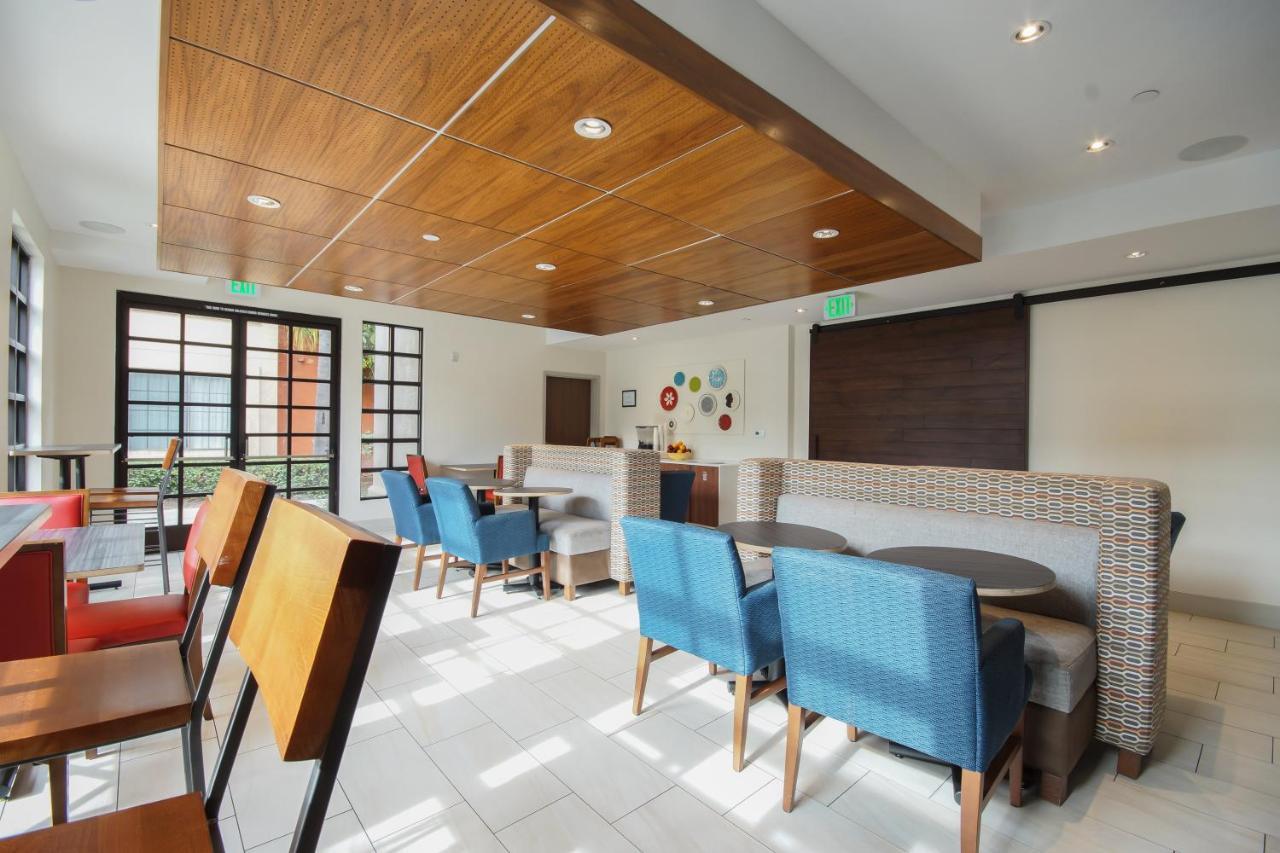 Express Mira Mesa By Ihg Hotel 2*