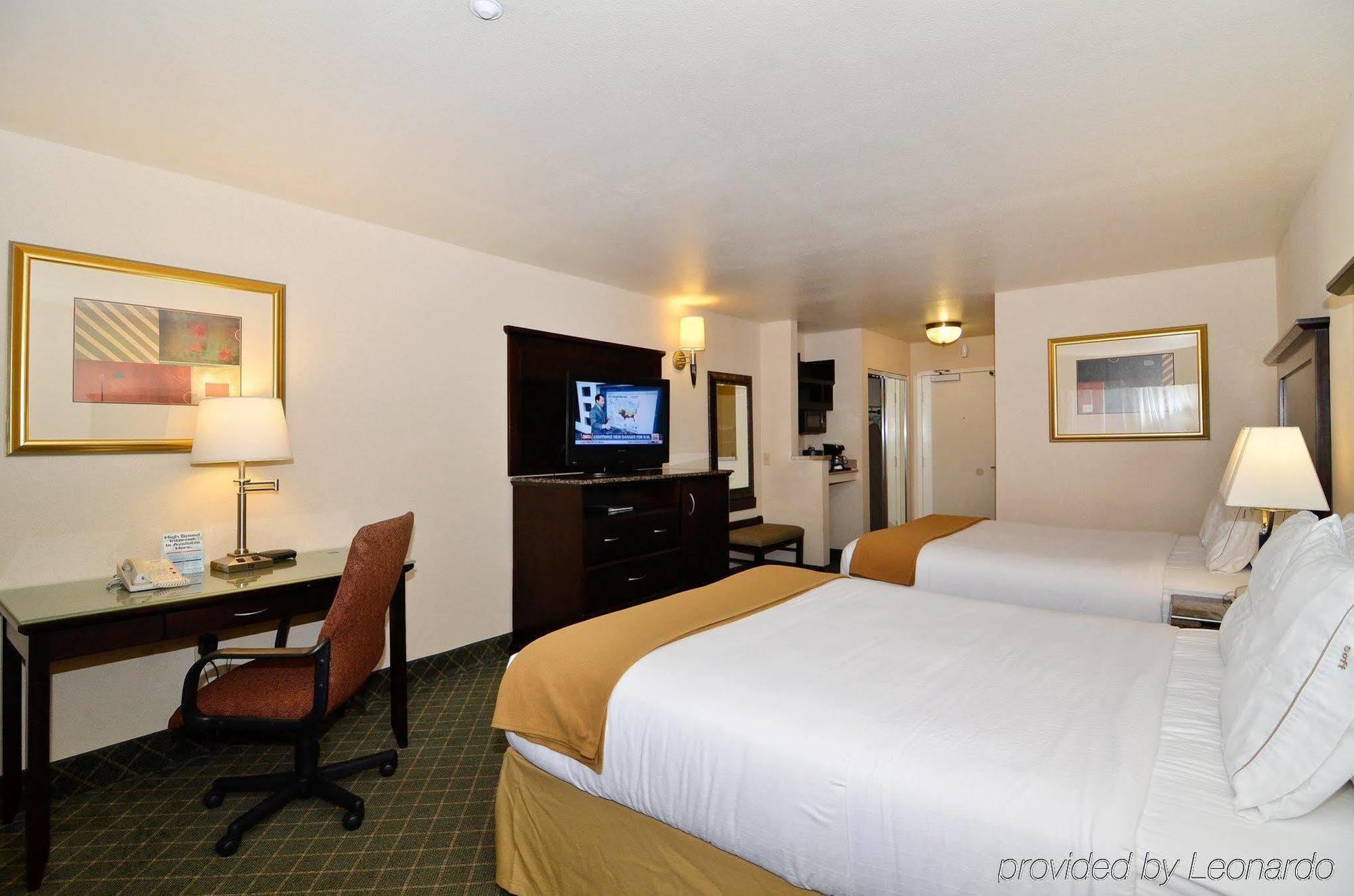 Express Mira Mesa By Ihg 2*