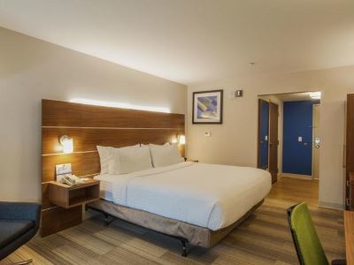 Express Mira Mesa By Ihg Hotel