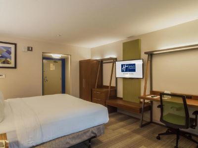 Hotel Express Mira Mesa By Ihg 2*